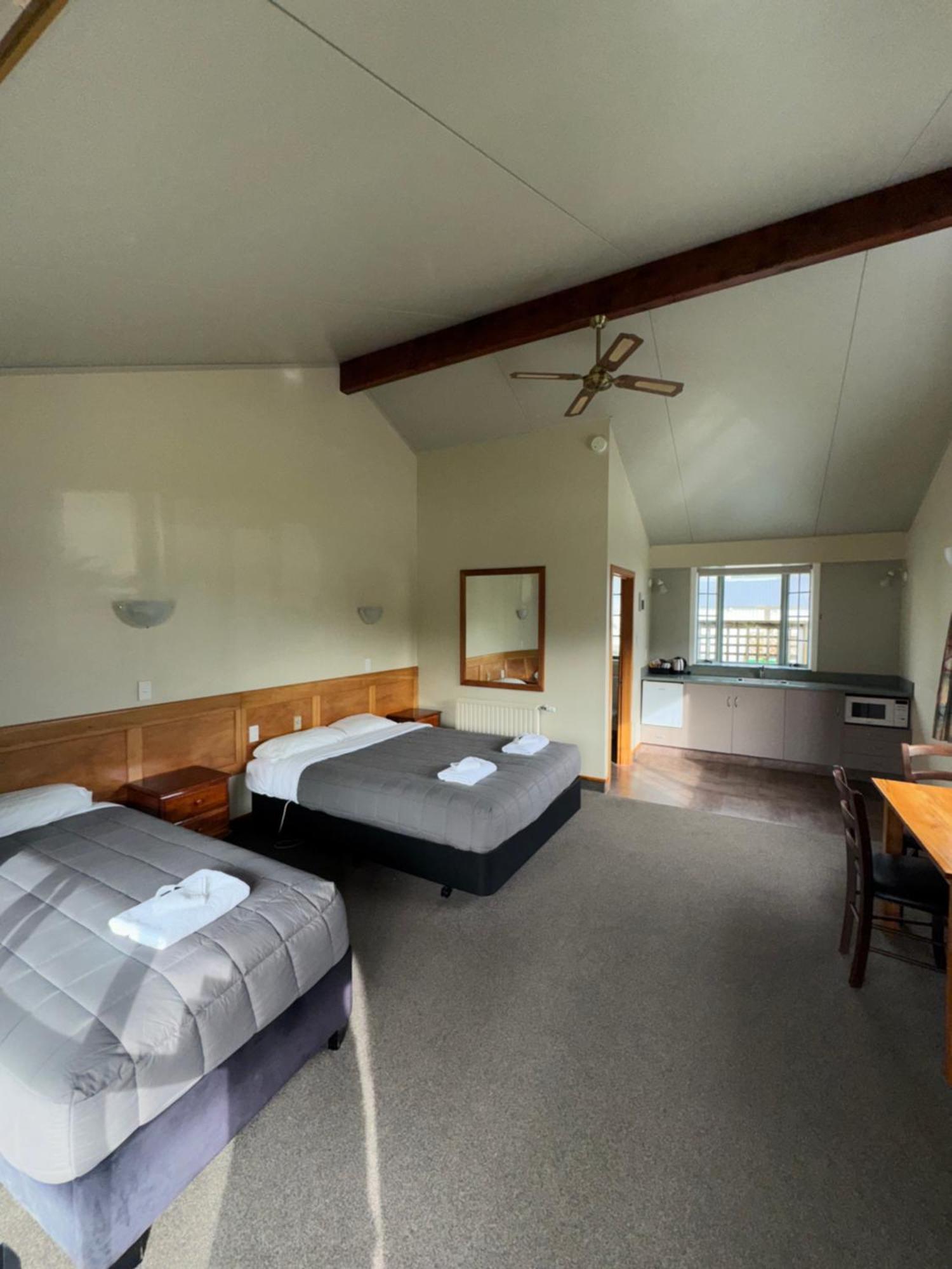 South Sea Hotel - Stewart Island Half-moon Bay Eksteriør billede